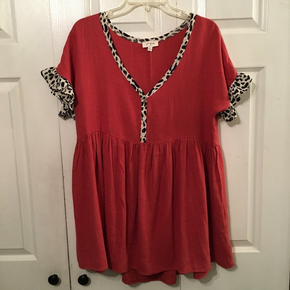 Umgee Coral Pullover Tunic Top With Leopard Trim
